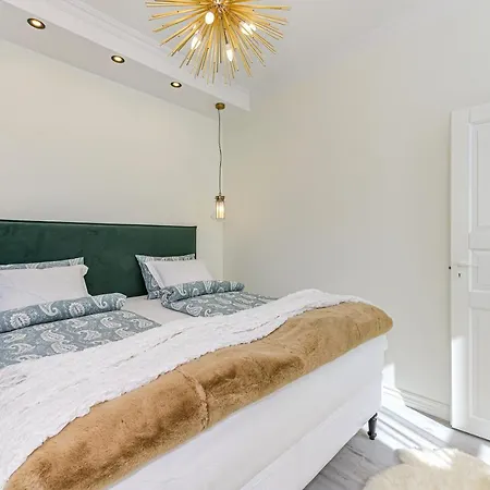 Tallinn City Center 2-Bedroom Apartment With Two Kitchen And Two Bathroom تالين