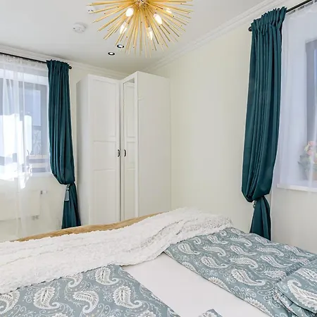 شقة Tallinn City Center 2-Bedroom Apartment With Two Kitchen And Two Bathroom