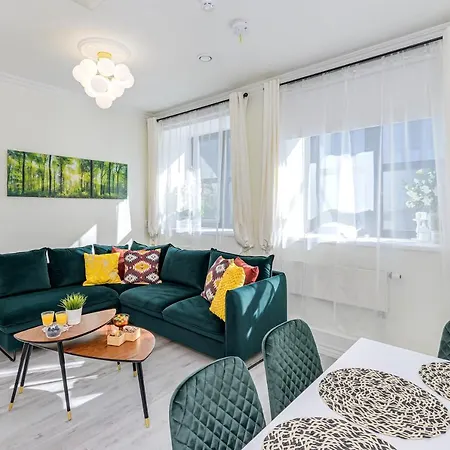 شقة Tallinn City Center 2-Bedroom Apartment With Two Kitchen And Two Bathroom تالين