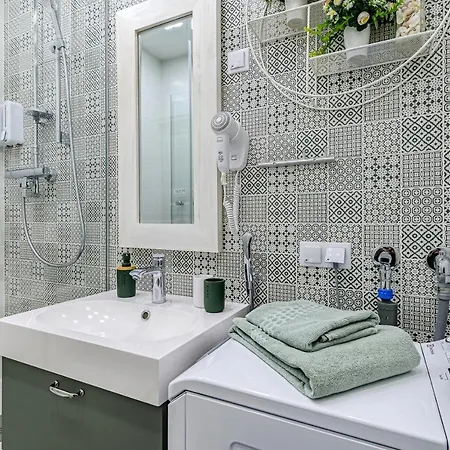 Tallinn City Center 2-Bedroom Apartment With Two Kitchen And Two Bathroom تالين