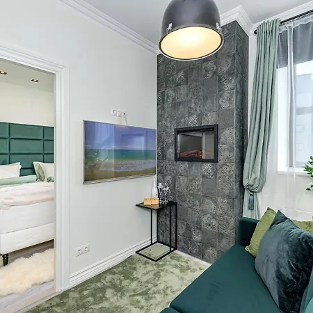 شقة Tallinn City Center 2-Bedroom Apartment With Two Kitchen And Two Bathroom *